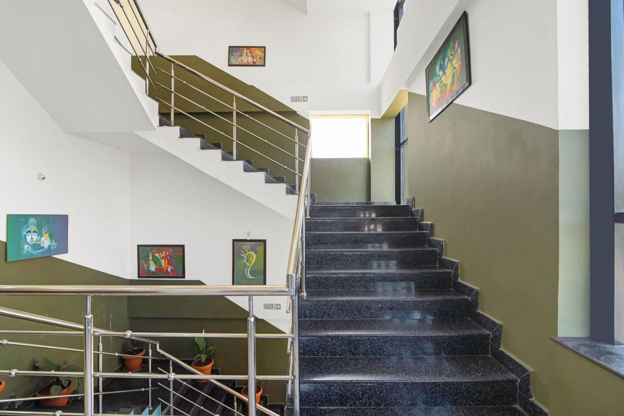 Hotel Super Collection O Chikmangaluru Near Railway Station Chikmagalūr Exterior foto